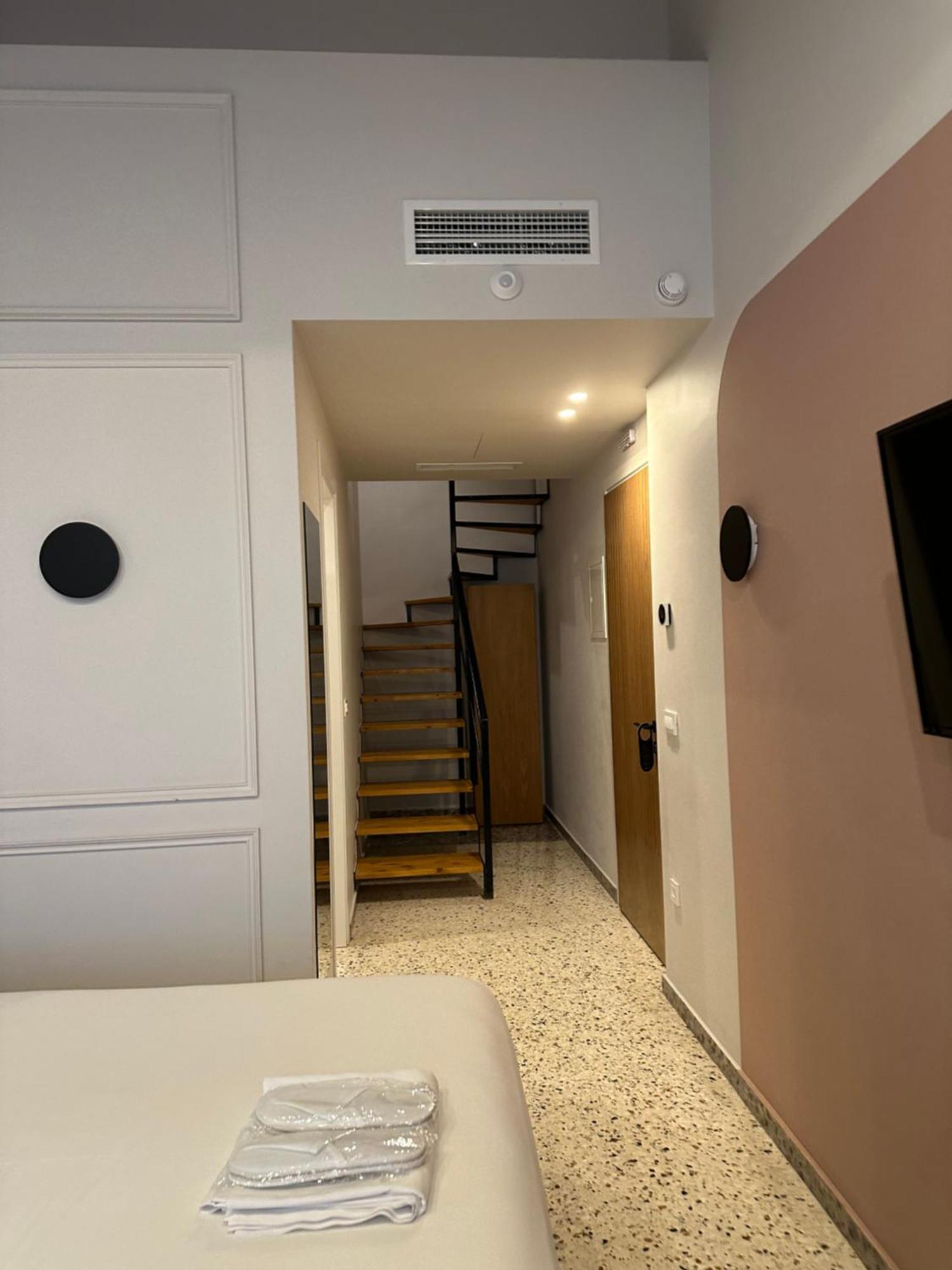 Belle Athenes - Luxury Rooms At Monastiraki Railway Station Zewnętrze zdjęcie