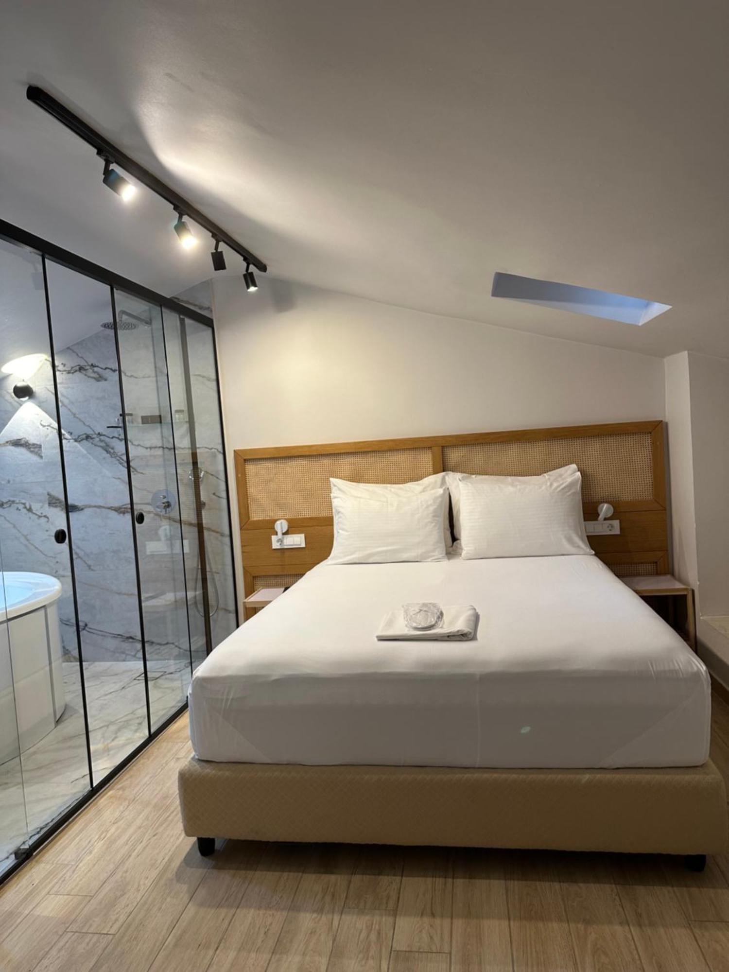 Belle Athenes - Luxury Rooms At Monastiraki Railway Station Zewnętrze zdjęcie