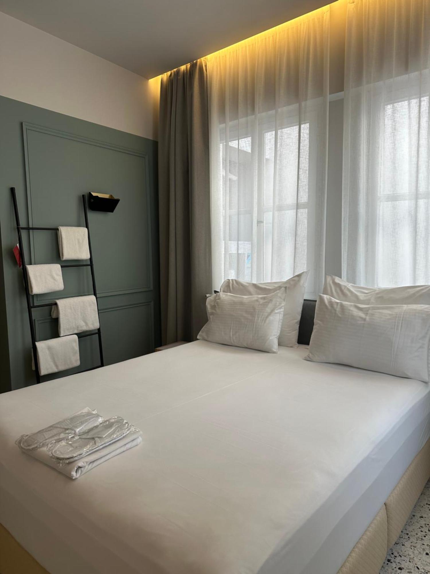 Belle Athenes - Luxury Rooms At Monastiraki Railway Station Zewnętrze zdjęcie